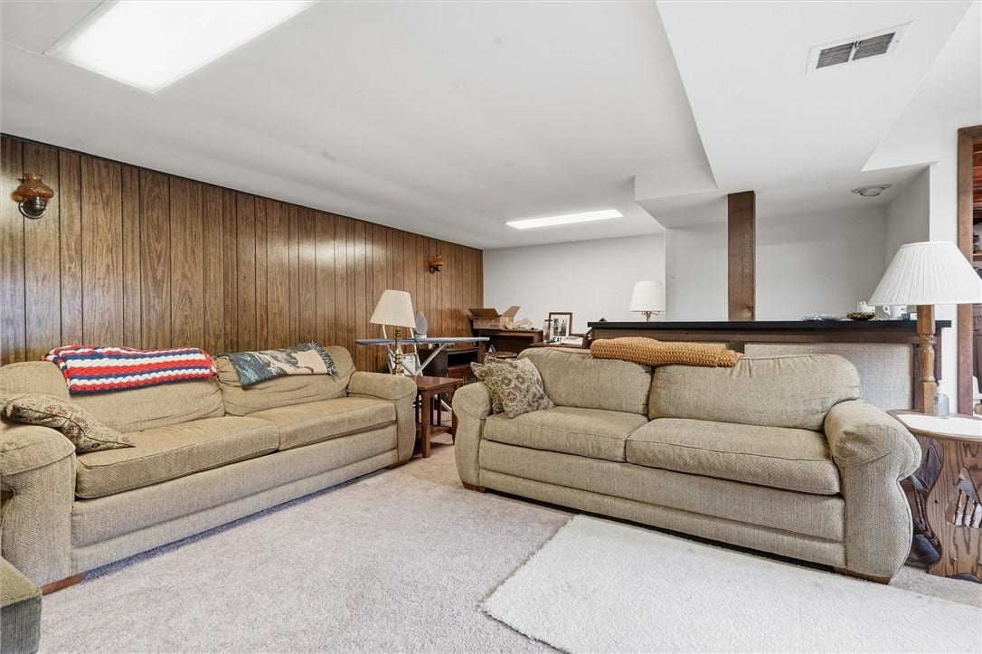 5968 Irishtown Rd, Bethel Park, PA 15102