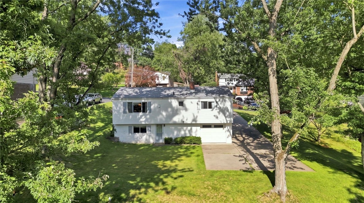 5968 Irishtown Rd, Bethel Park, PA 15102