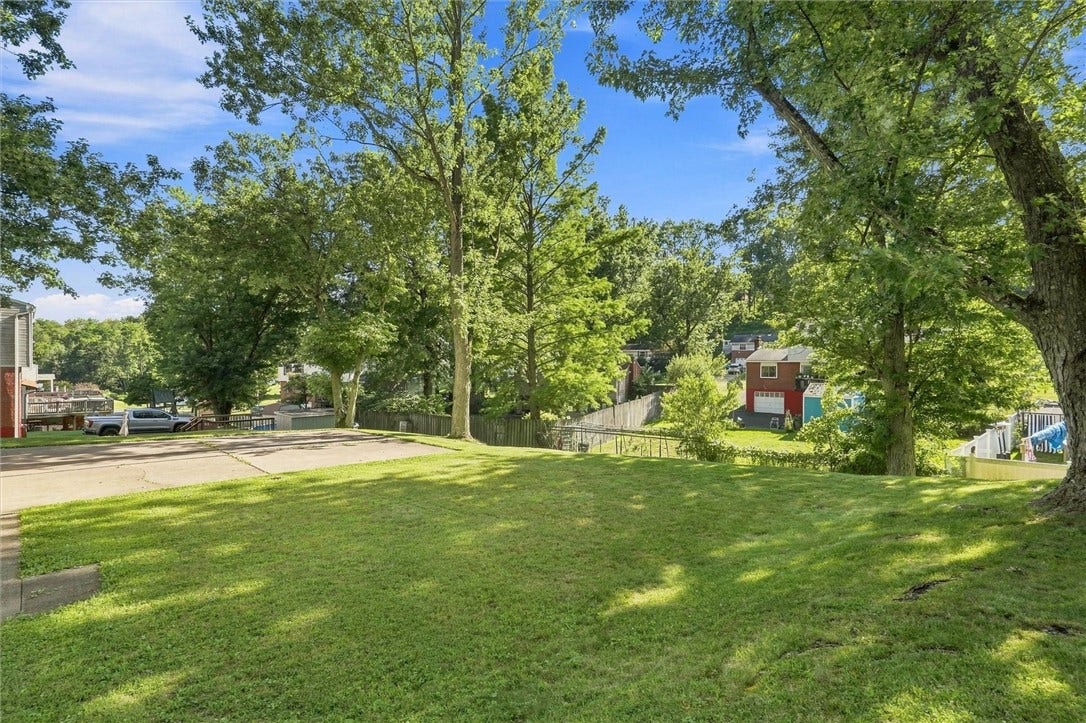 5968 Irishtown Rd, Bethel Park, PA 15102