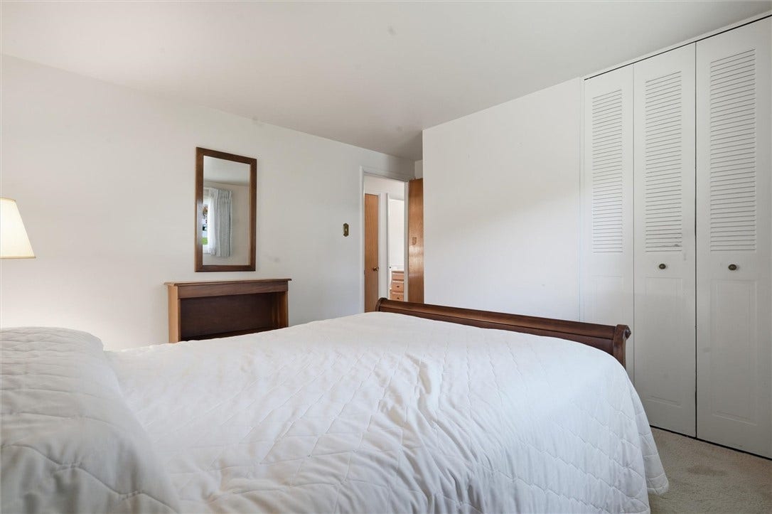 5968 Irishtown Rd, Bethel Park, PA 15102