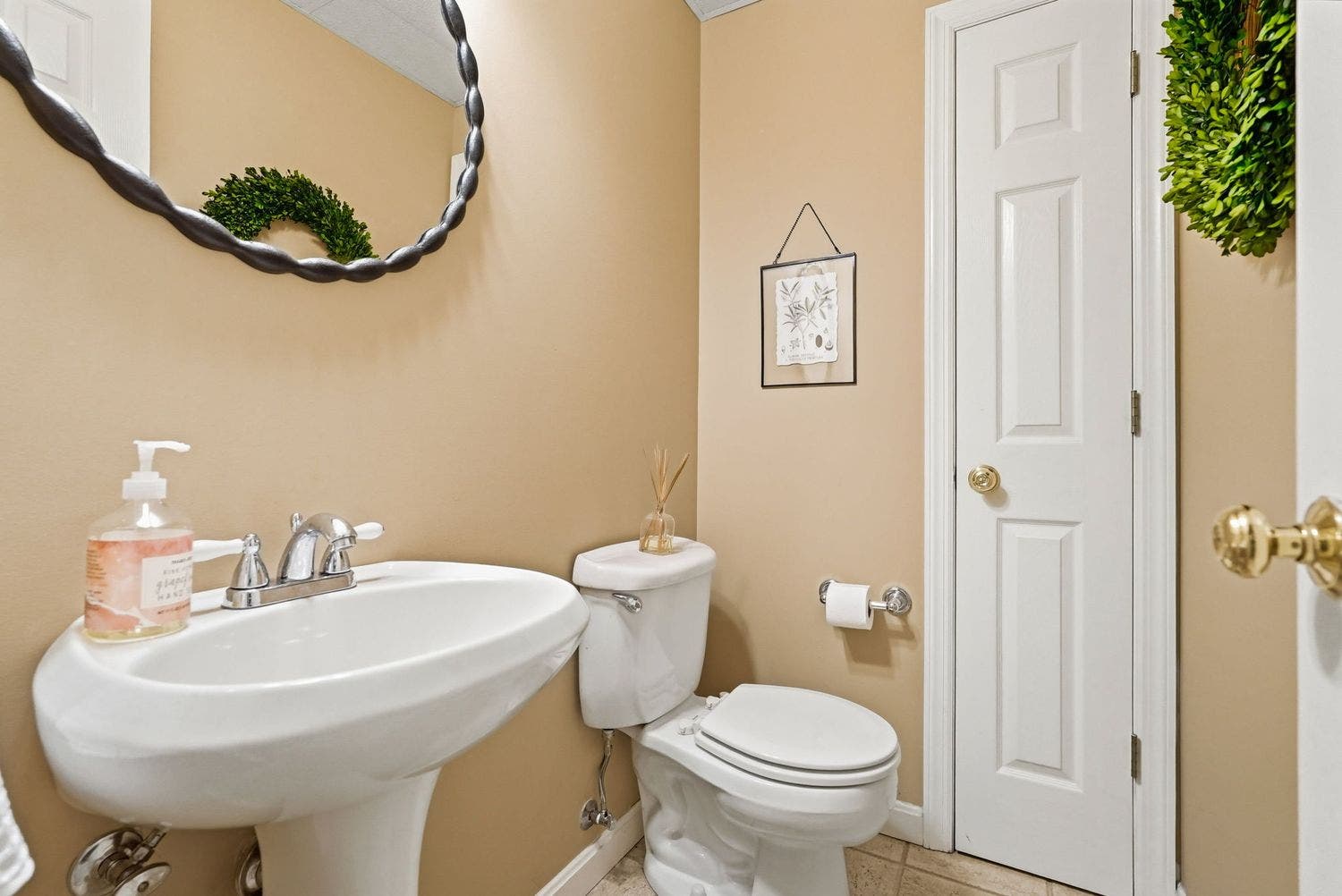 514 Hollydale Drive, Bethel Park, PA 15102