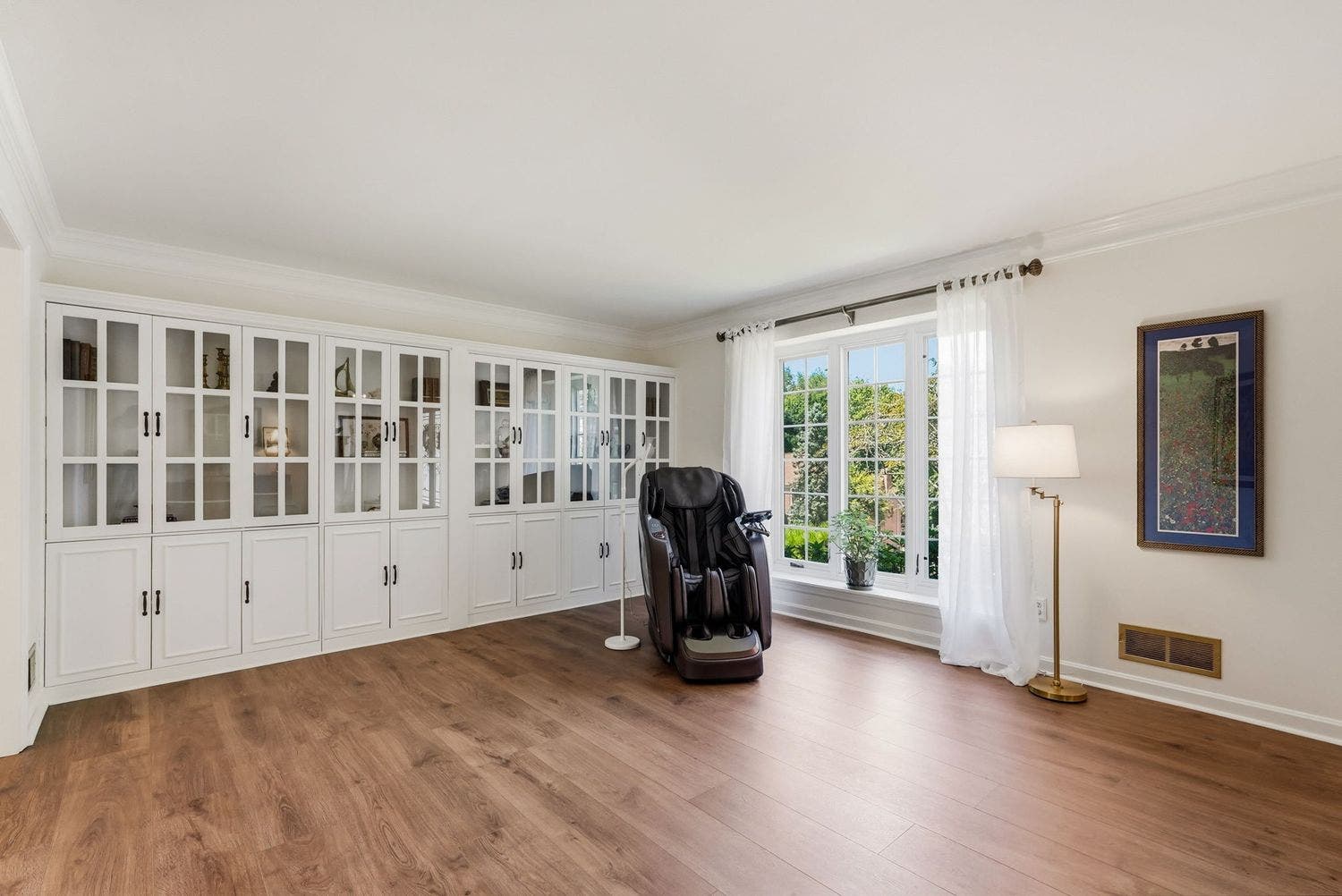 514 Hollydale Drive, Bethel Park, PA 15102