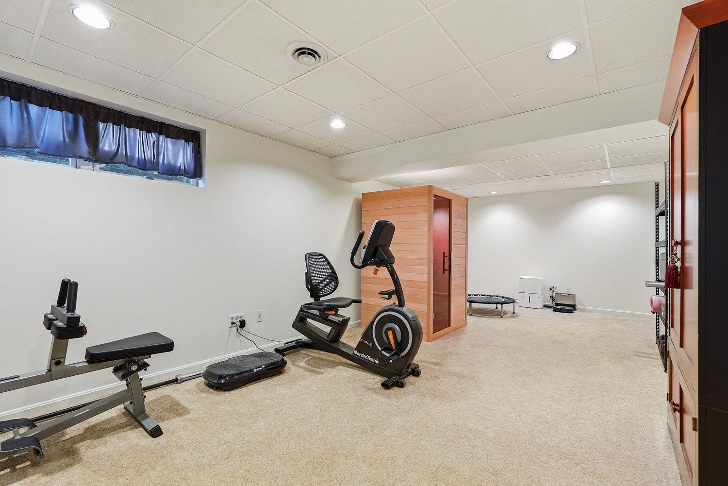 514 Hollydale Drive, Bethel Park, PA 15102