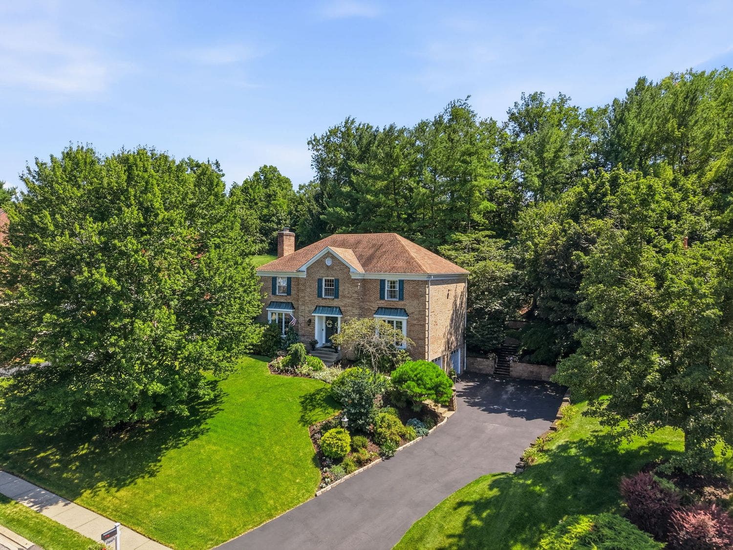 514 Hollydale Drive, Bethel Park, PA 15102