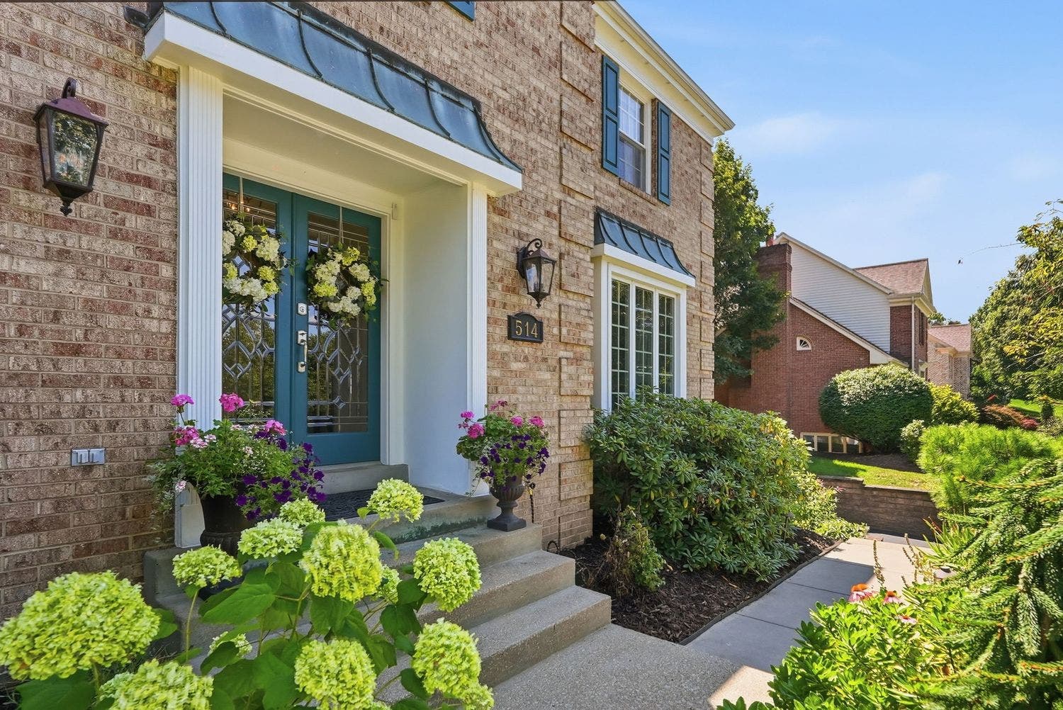 514 Hollydale Drive, Bethel Park, PA 15102