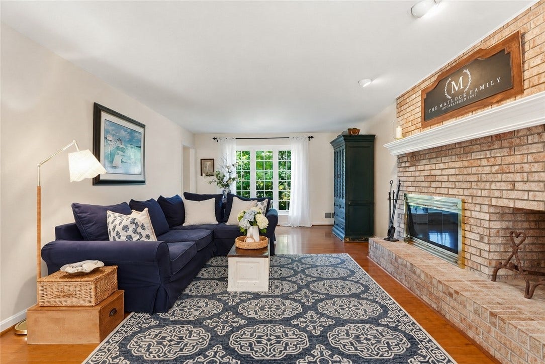 514 Hollydale Drive, Bethel Park, PA 15102