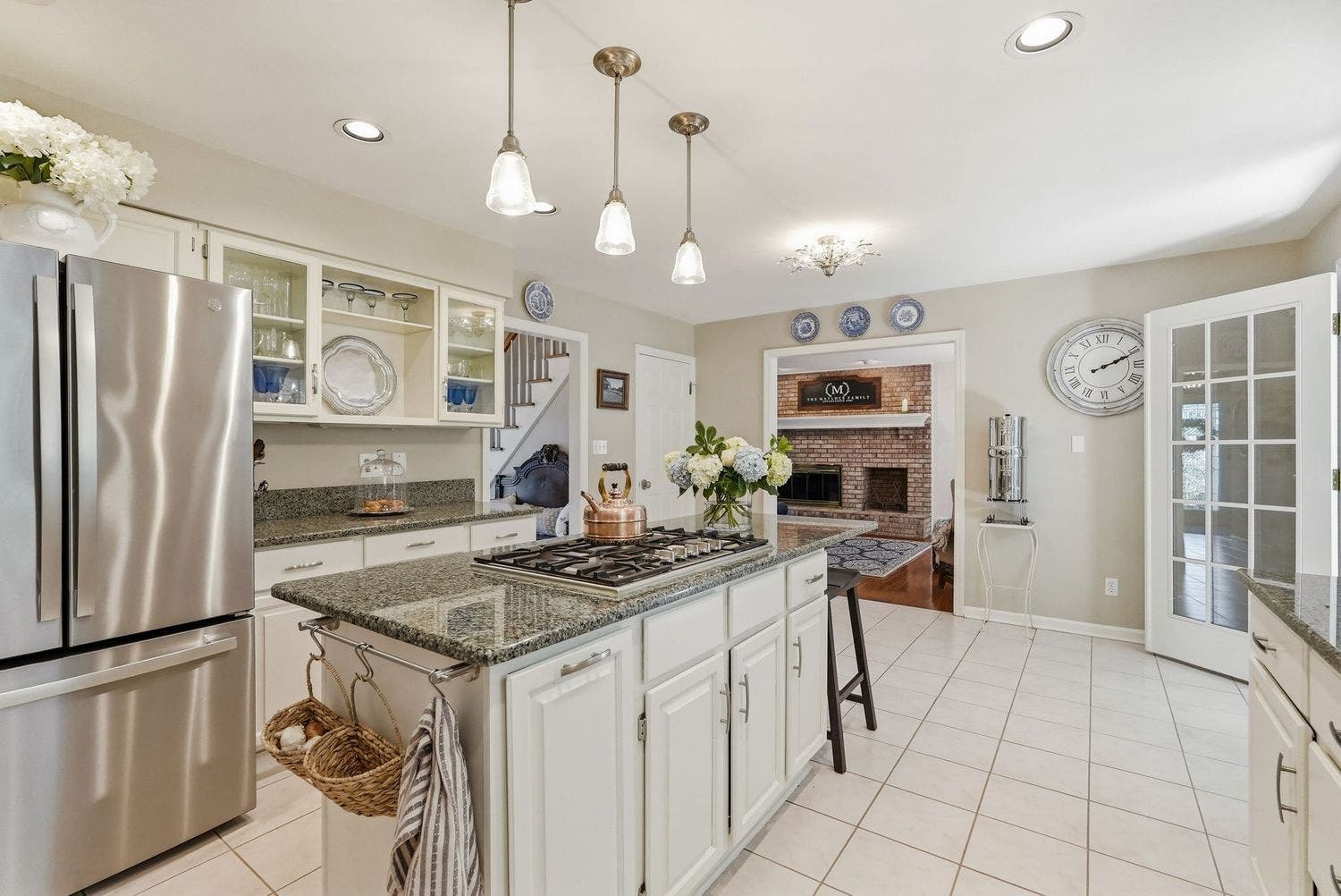 514 Hollydale Drive, Bethel Park, PA 15102
