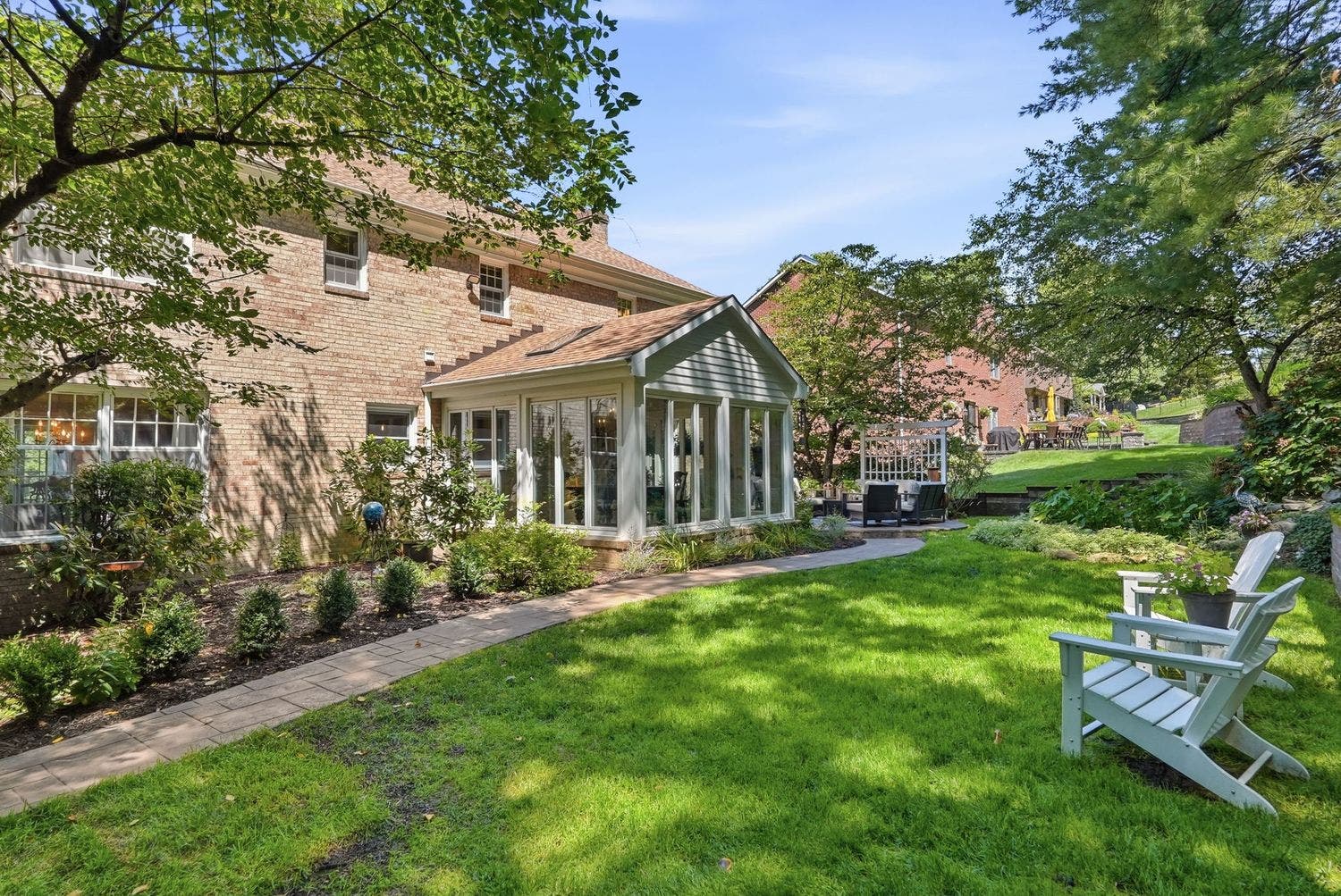 514 Hollydale Drive, Bethel Park, PA 15102