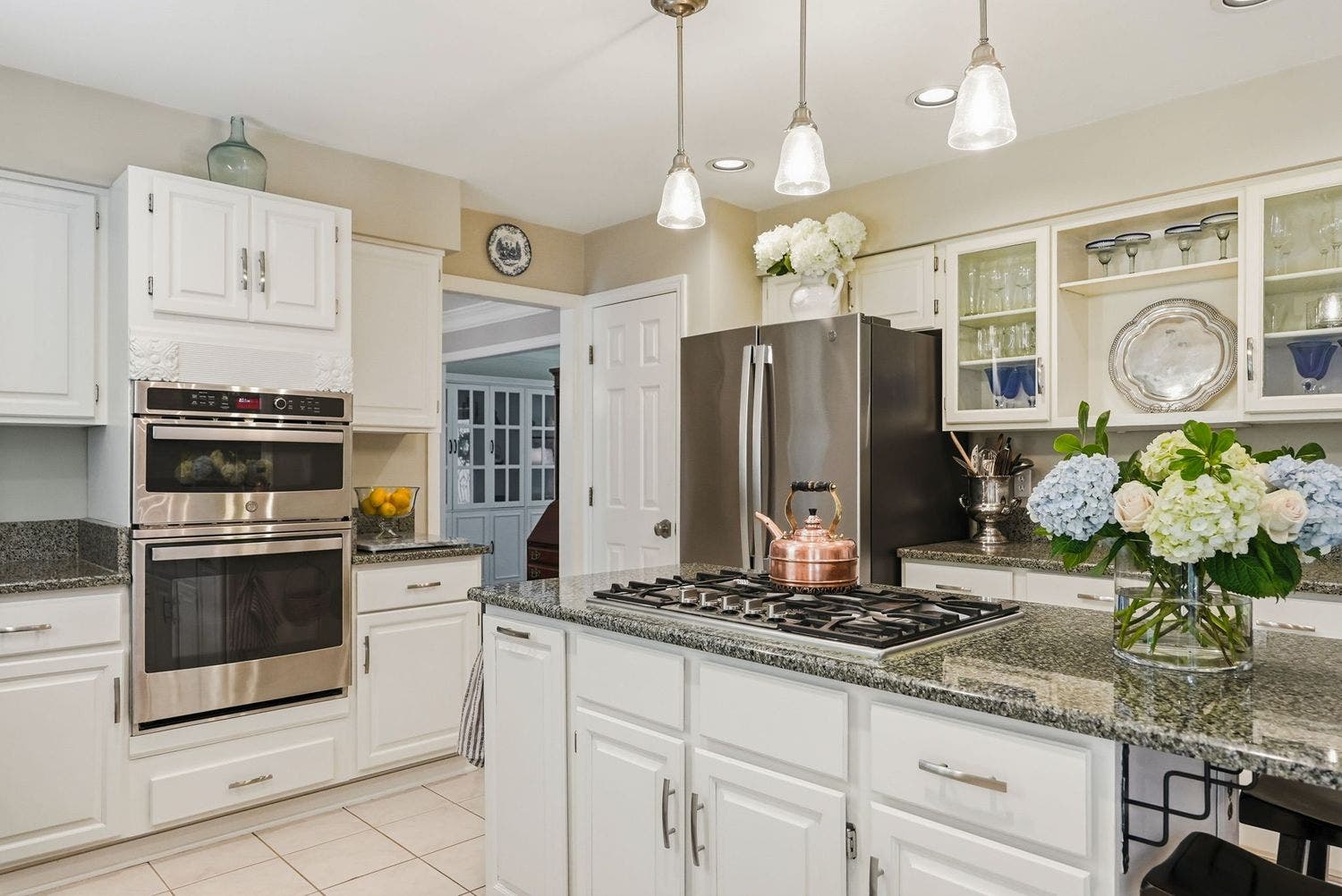 514 Hollydale Drive, Bethel Park, PA 15102