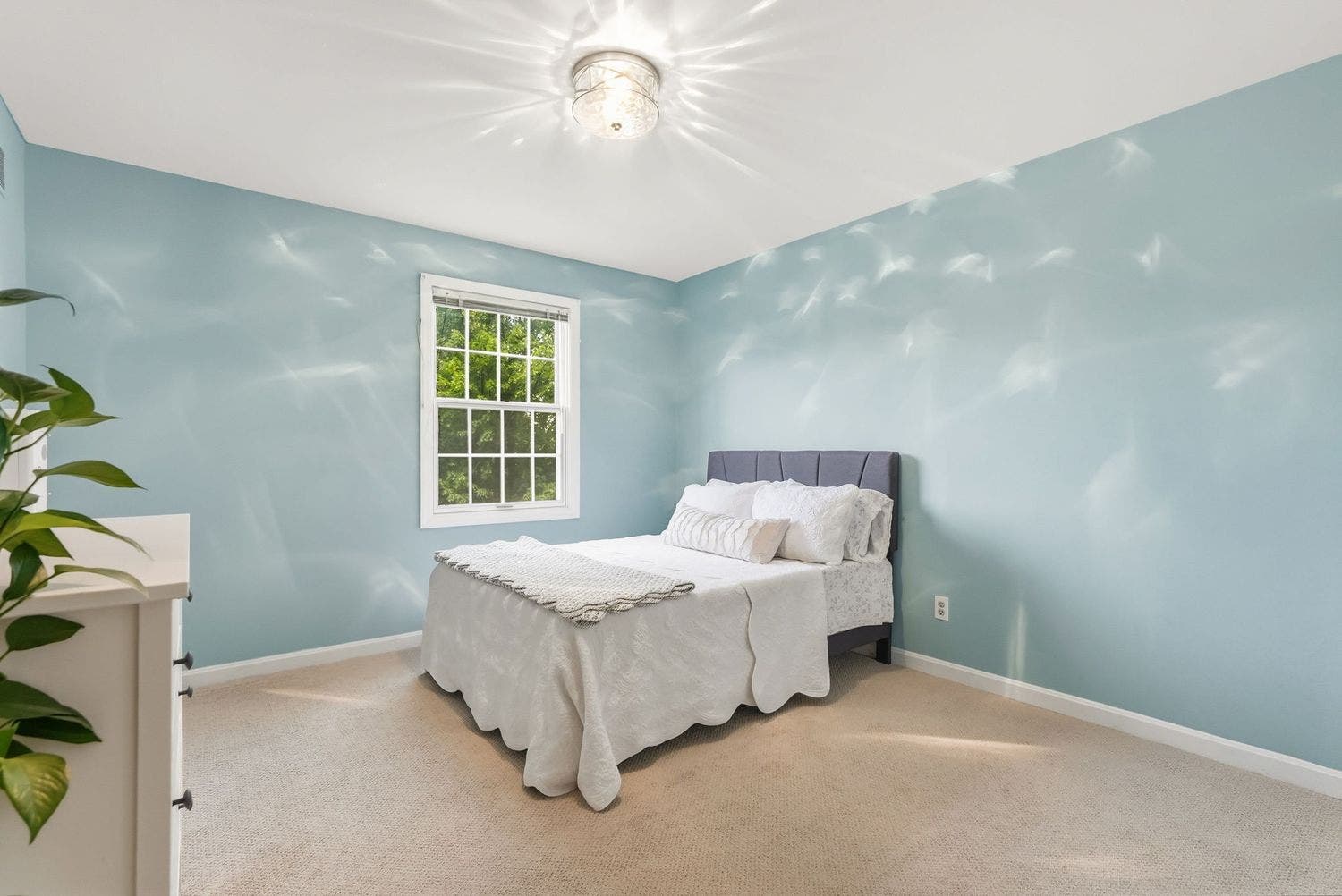 514 Hollydale Drive, Bethel Park, PA 15102