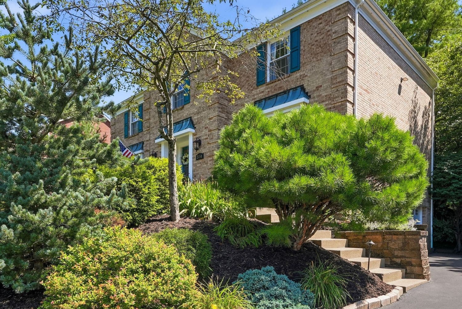 514 Hollydale Drive, Bethel Park, PA 15102