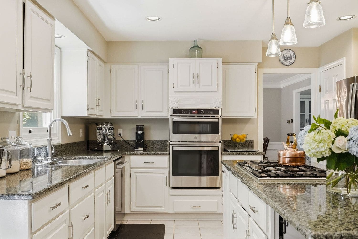 514 Hollydale Drive, Bethel Park, PA 15102