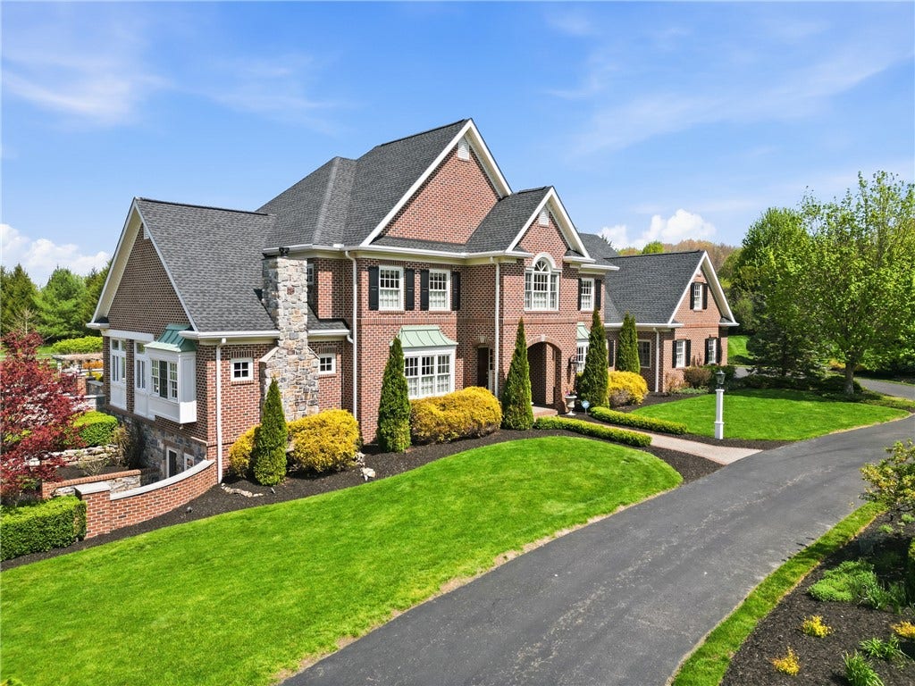 Welcome to 103 Destinaire Drive