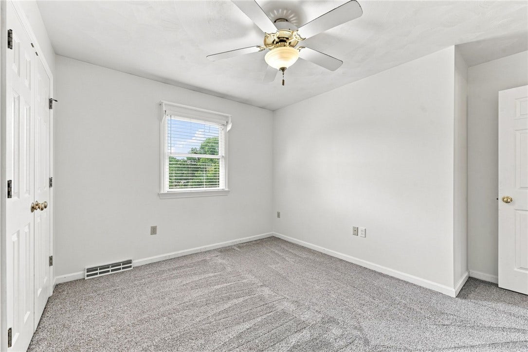 211 Plantation Dr, Greensburg, PA 15601