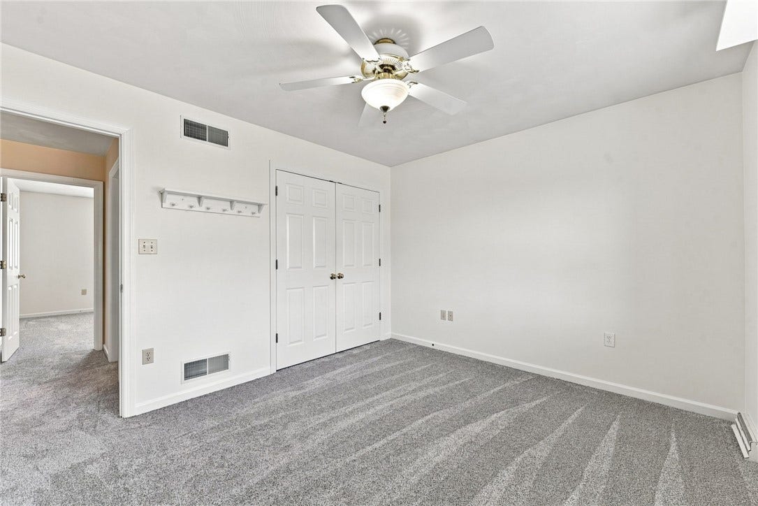 211 Plantation Dr, Greensburg, PA 15601