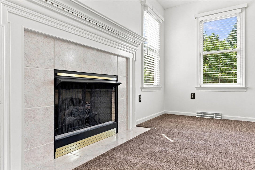 211 Plantation Dr, Greensburg, PA 15601