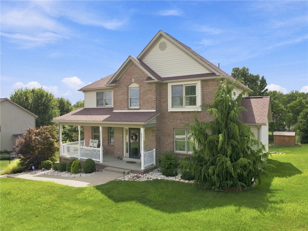 211 Plantation Dr, Greensburg, PA 15601