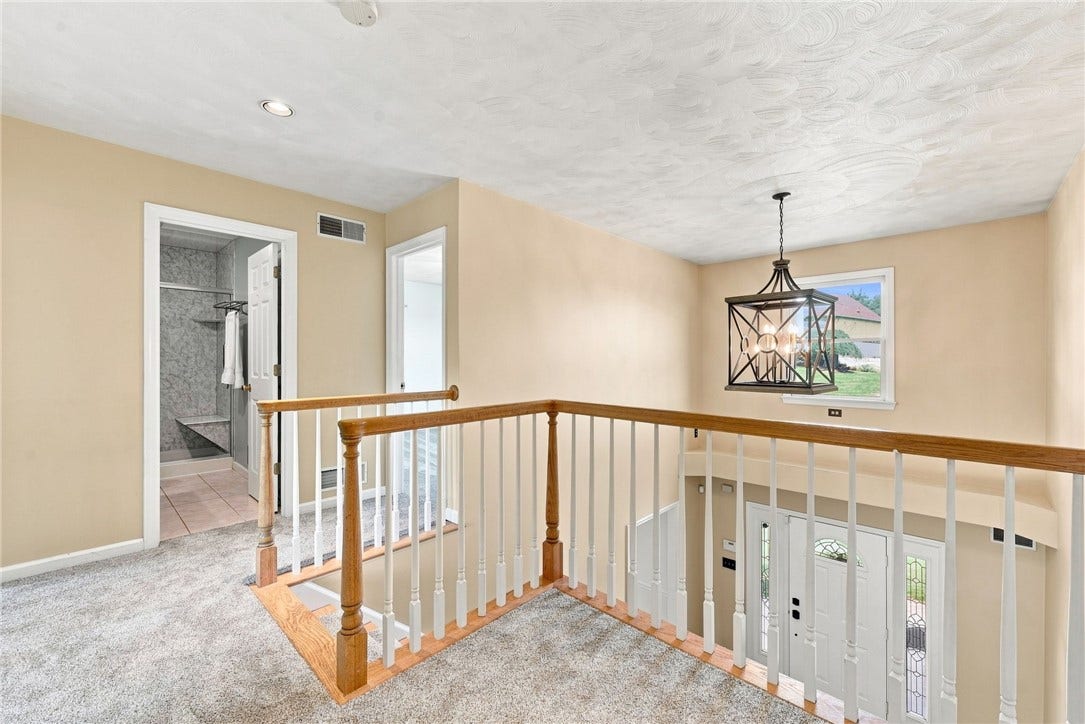 211 Plantation Dr, Greensburg, PA 15601