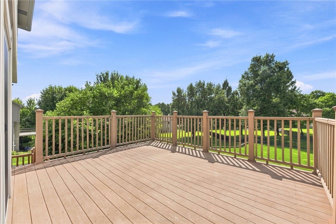 211 Plantation Dr, Greensburg, PA 15601