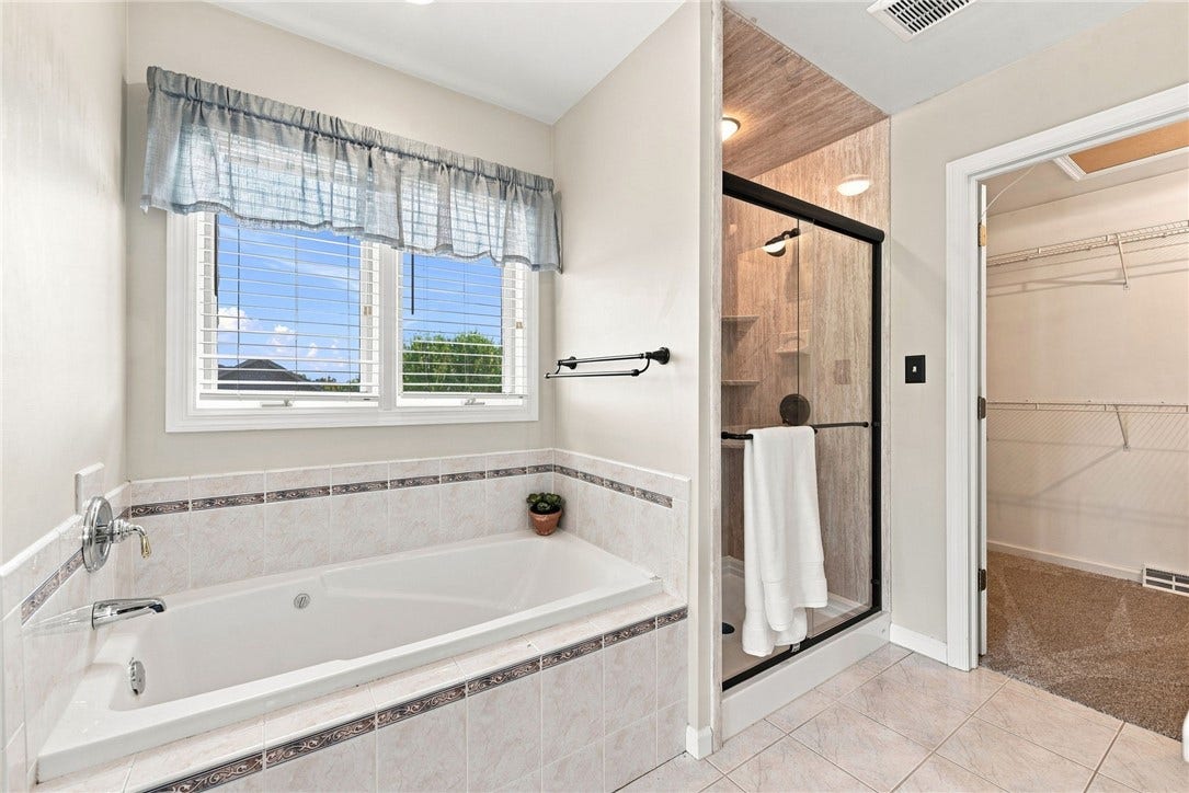 211 Plantation Dr, Greensburg, PA 15601
