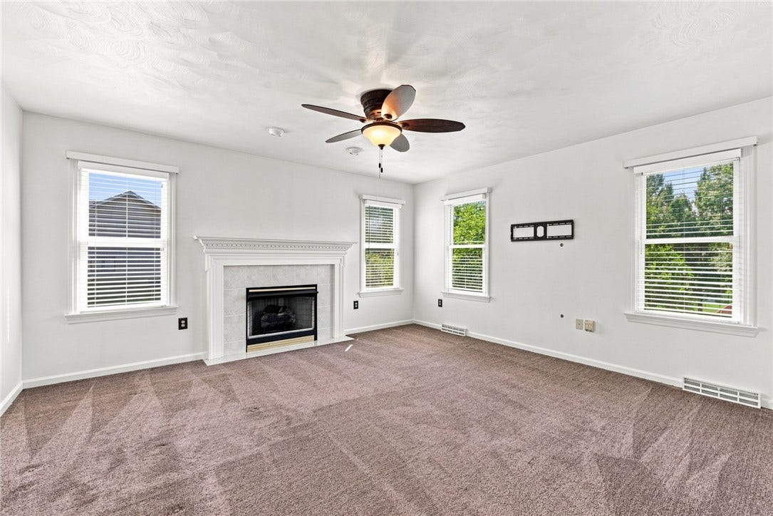 211 Plantation Dr, Greensburg, PA 15601