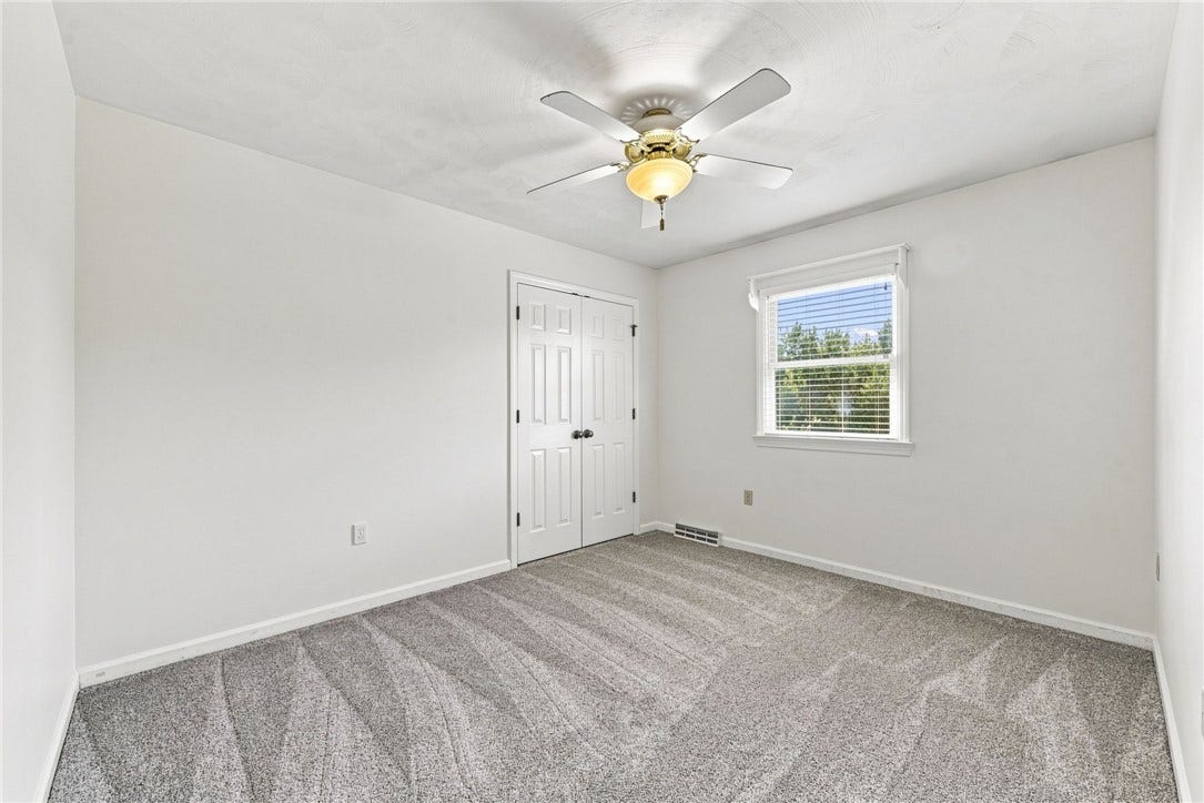 211 Plantation Dr, Greensburg, PA 15601