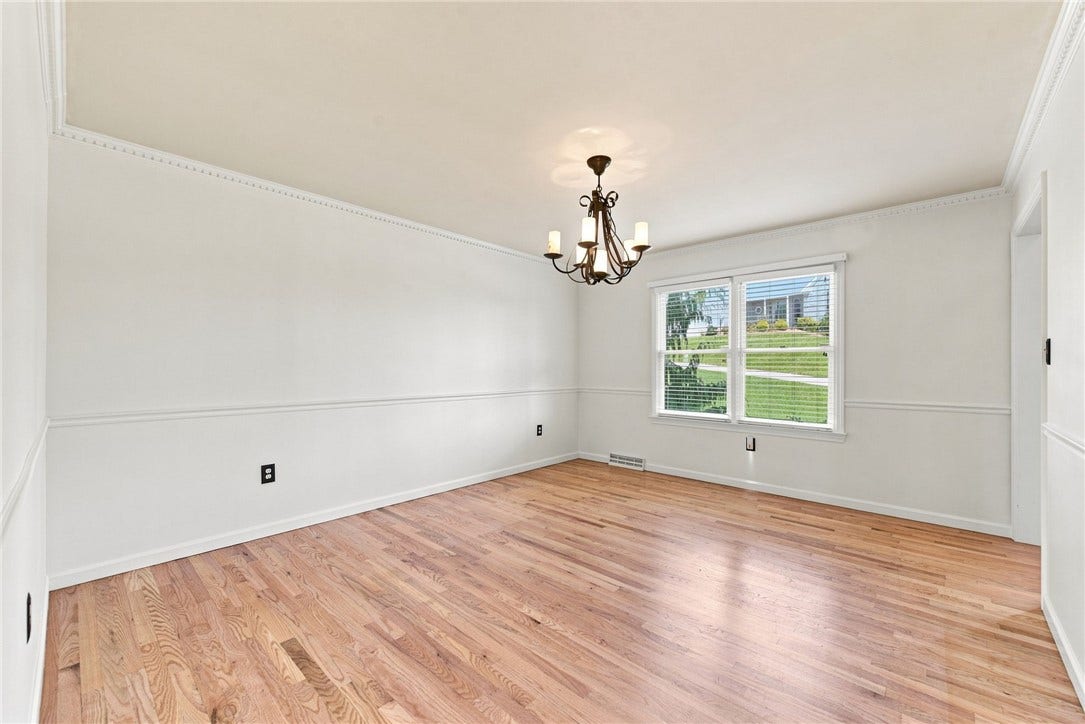 211 Plantation Dr, Greensburg, PA 15601