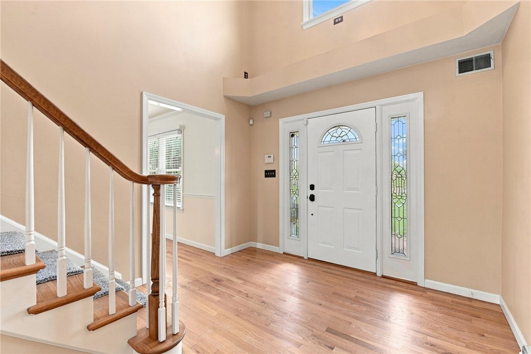 211 Plantation Dr, Greensburg, PA 15601