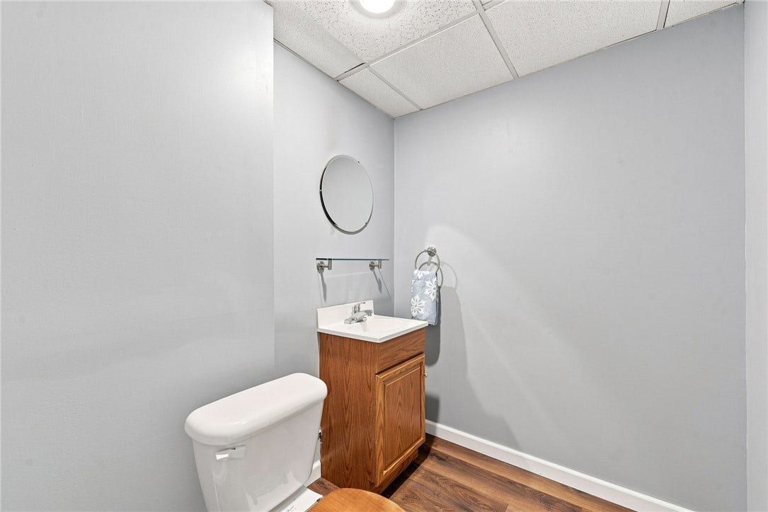 211 Plantation Dr, Greensburg, PA 15601