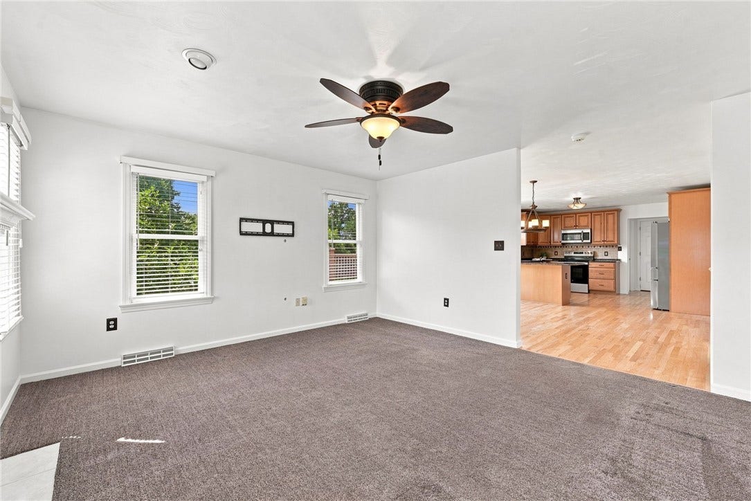 211 Plantation Dr, Greensburg, PA 15601