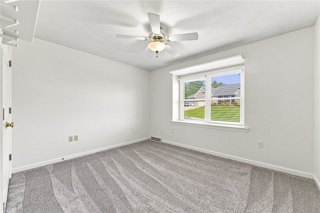 211 Plantation Dr, Greensburg, PA 15601