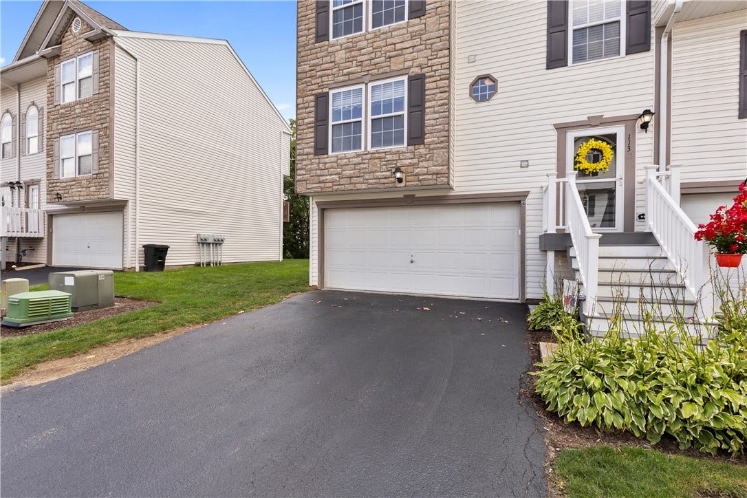 113 Mizpark, Greensburg, PA 15601