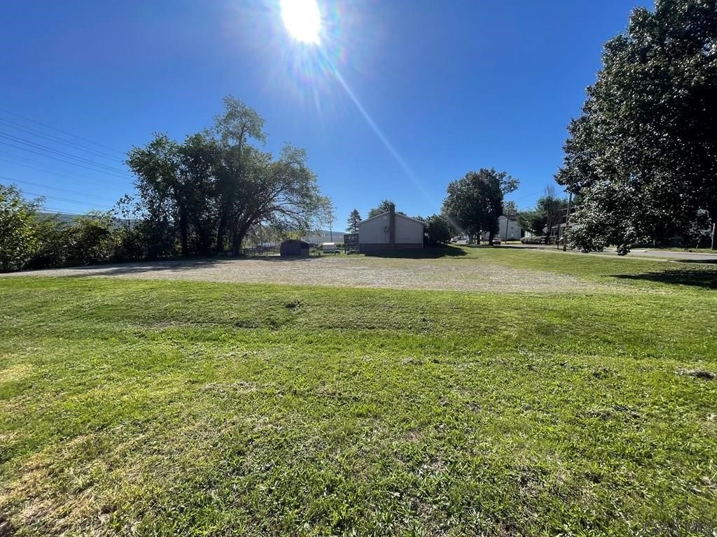 409 S 8th Street, Connellsville, PA 15425
