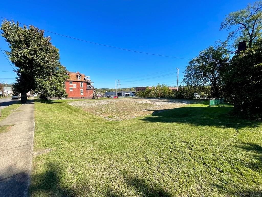 409 S 8th Street, Connellsville, PA 15425