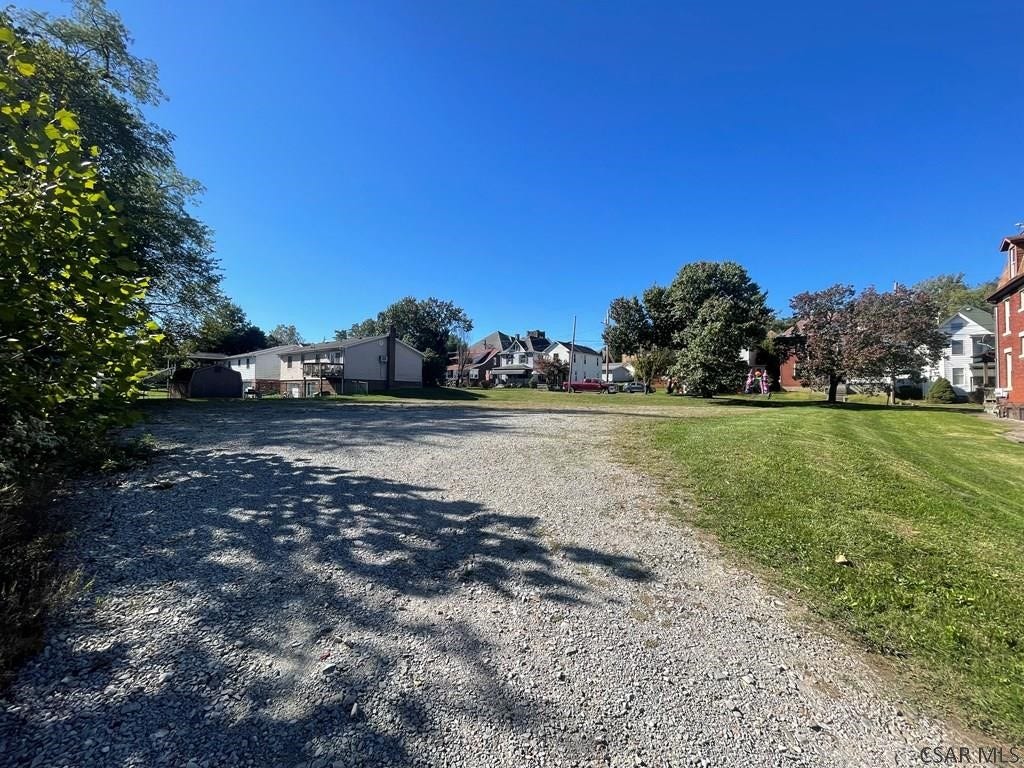 409 S 8th Street, Connellsville, PA 15425