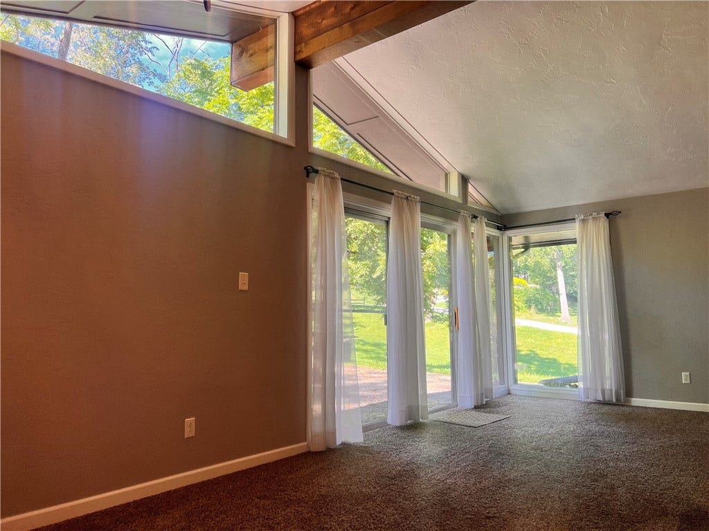 306 Black Walnut Dr, Greensburg, PA 15601