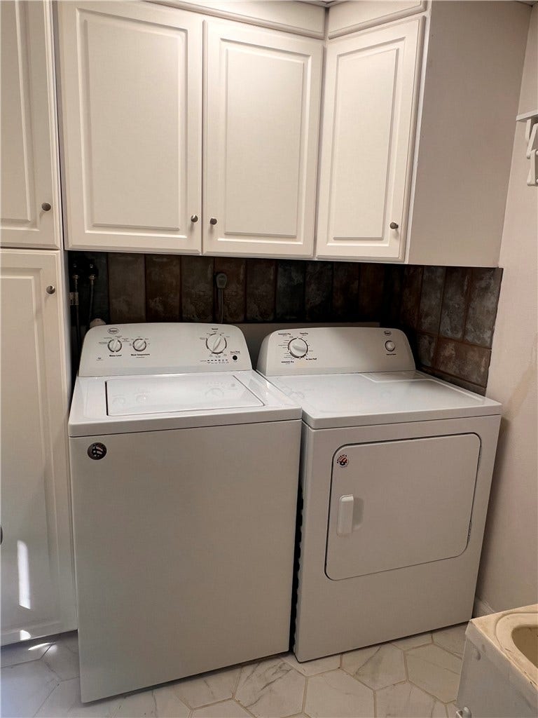 306 Black Walnut Dr, Greensburg, PA 15601