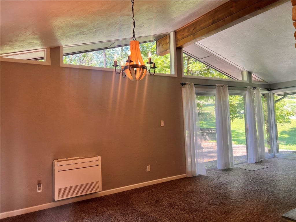 306 Black Walnut Dr, Greensburg, PA 15601