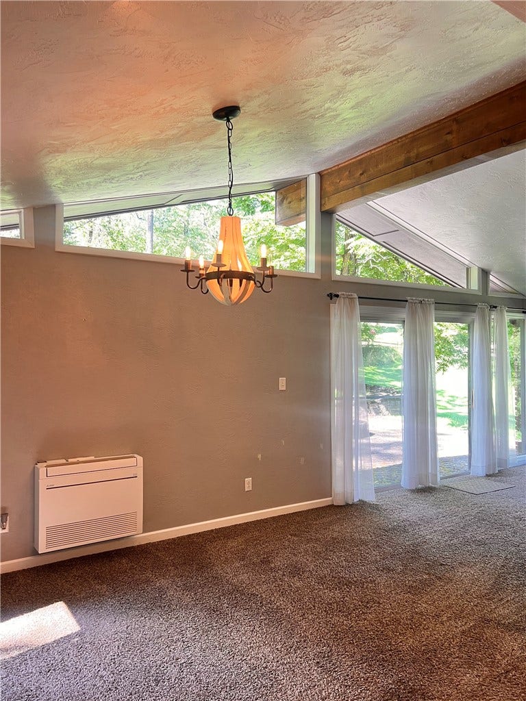 306 Black Walnut Dr, Greensburg, PA 15601