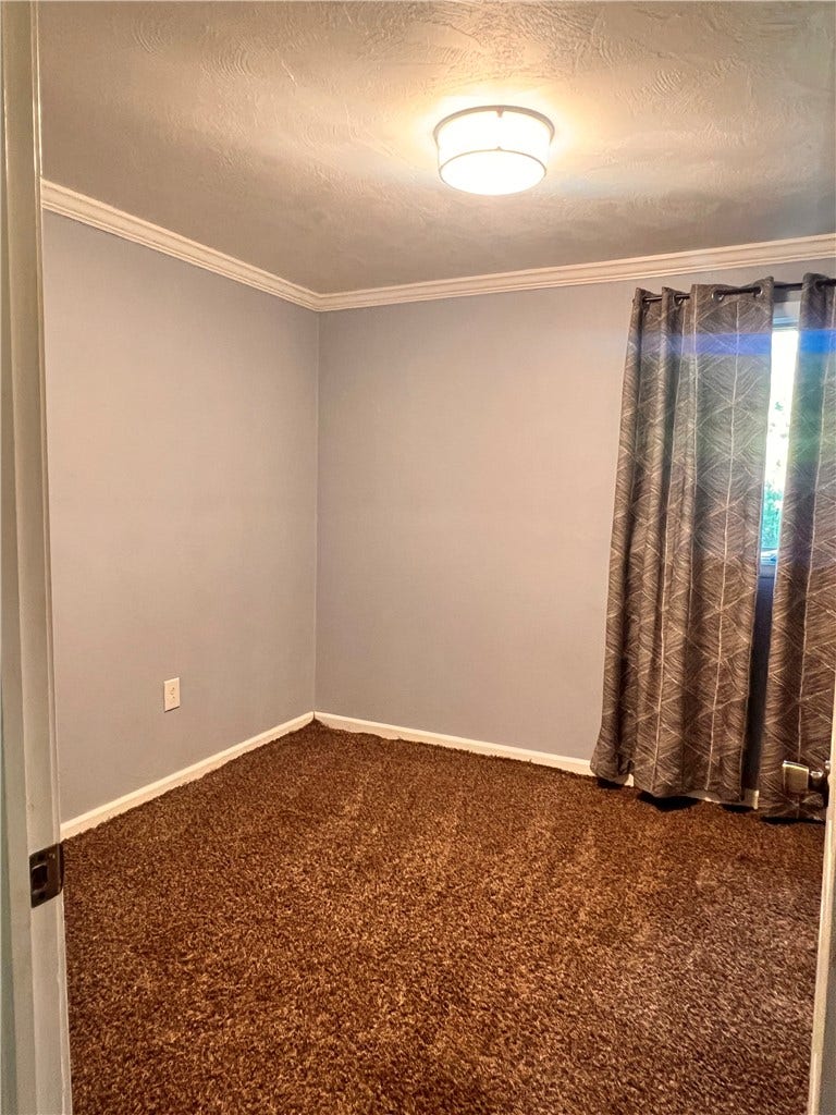 306 Black Walnut Dr, Greensburg, PA 15601