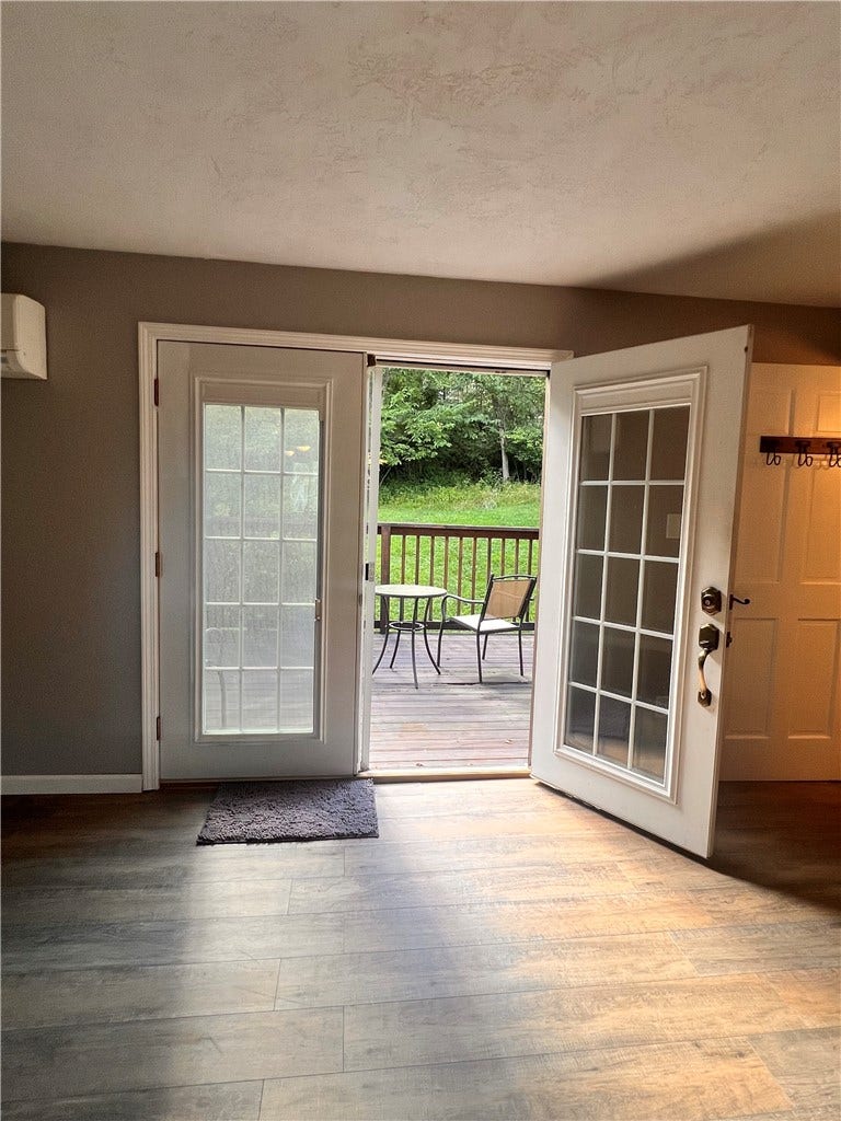306 Black Walnut Dr, Greensburg, PA 15601