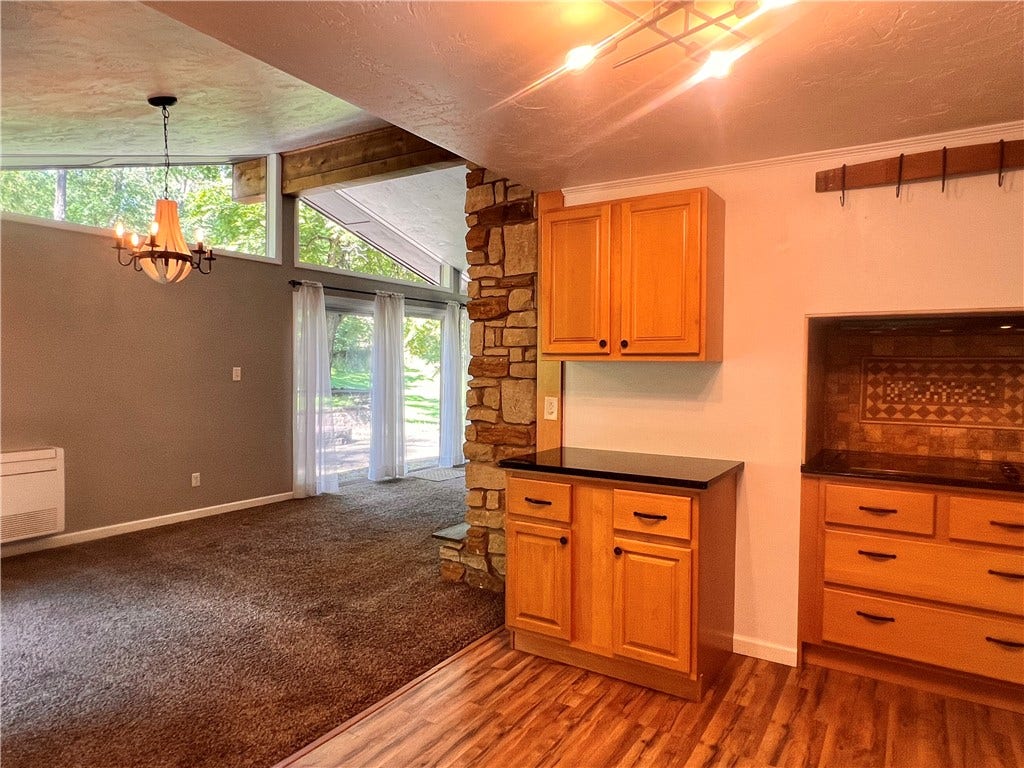 306 Black Walnut Dr, Greensburg, PA 15601