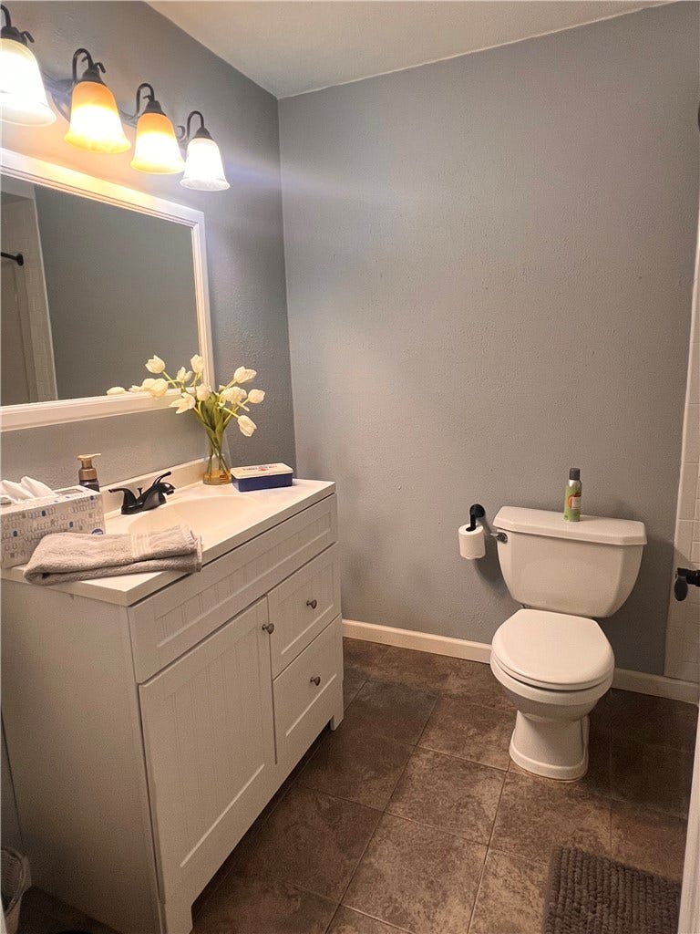 306 Black Walnut Dr, Greensburg, PA 15601