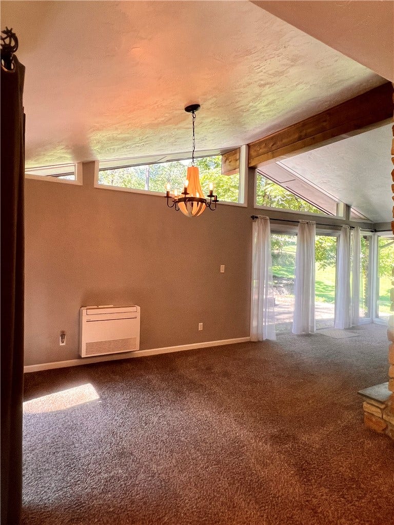 306 Black Walnut Dr, Greensburg, PA 15601