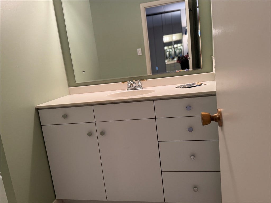 1160 BOWER HILL RD, #314A, Pittsburgh, PA 15243 Main Full Bathroom