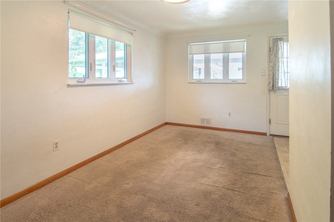 22 Levin Dr, Jeannette, PA 15644