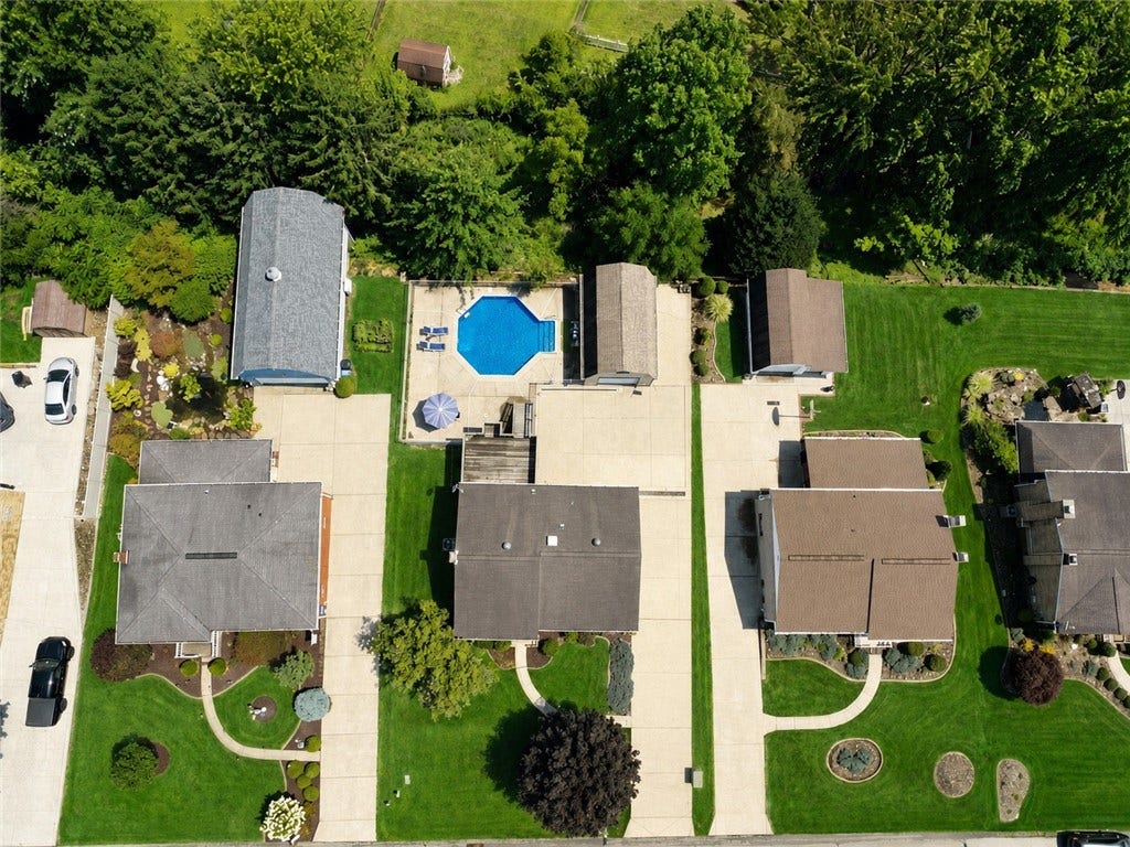 1728 Bernice Dr, North Huntingdon, PA 15642