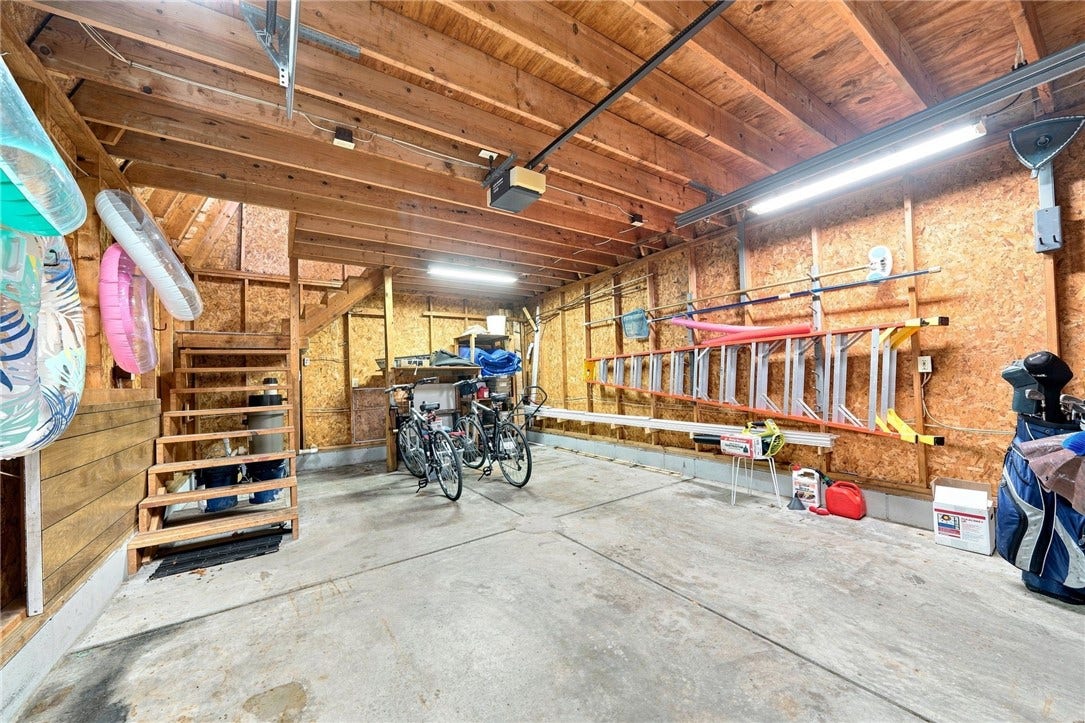 1728 Bernice Dr, North Huntingdon, PA 15642