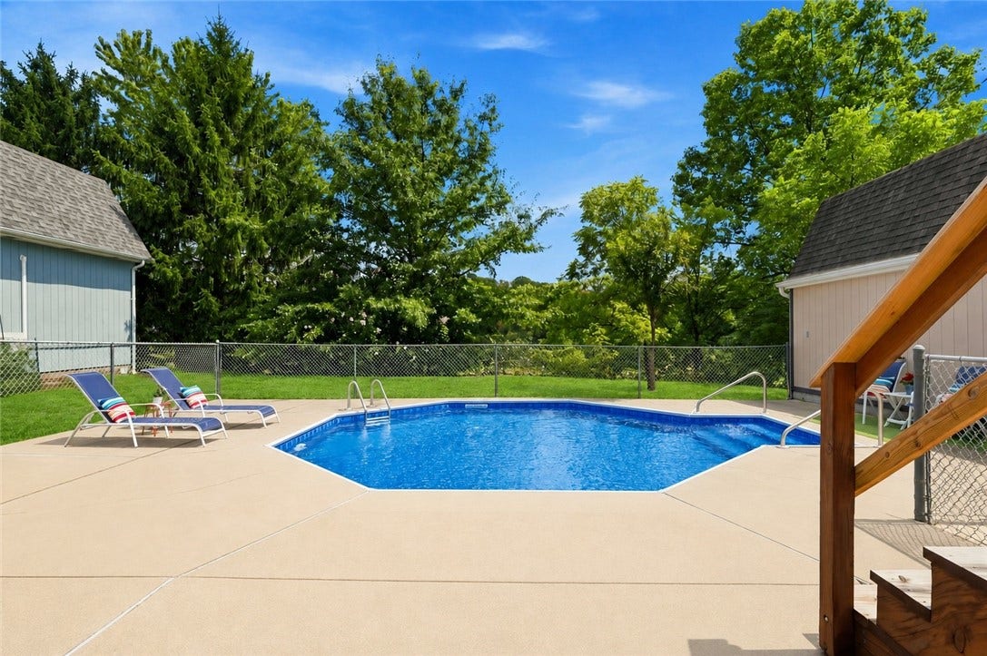1728 Bernice Dr, North Huntingdon, PA 15642