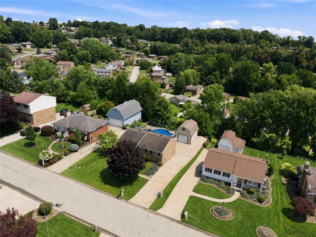 1728 Bernice Dr, North Huntingdon, PA 15642